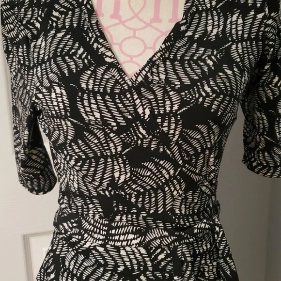 Vintage wrap dress by Daisy Fuentes- black and white - Picture 4 of 10
